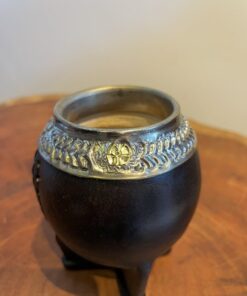 Alternative view of Cuia Uruguaia Torpedo em Couro Preto  - Alpaca Cincelada