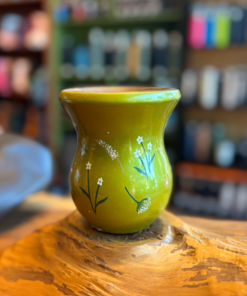 Cuia em madeira pintada à mão - Verde com flores